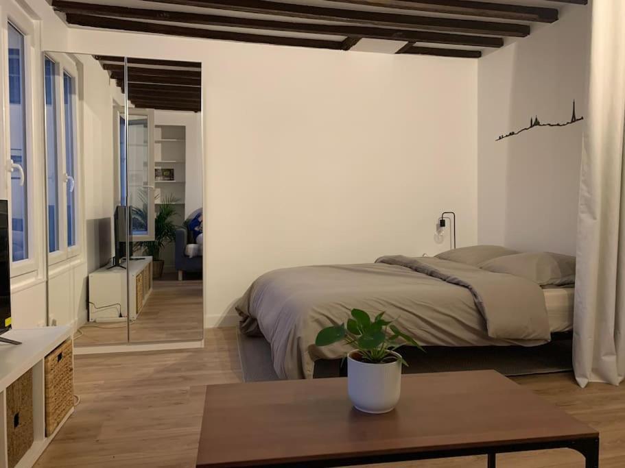 Studio Lumineux, Refait A Neuf, Metro Jourdain Paris Exterior foto